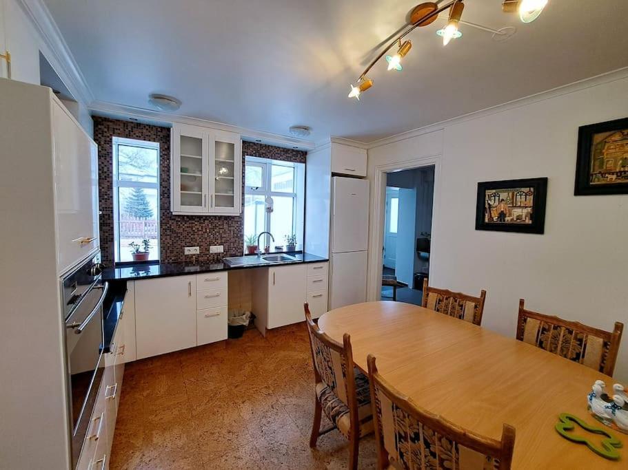 Spacious Apartment -Top Location Akureyri Ngoại thất bức ảnh